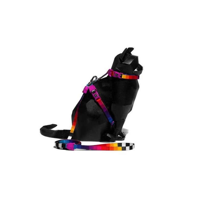 ZEE PEITORAL COM GUIA PARA GATOS PRISMA